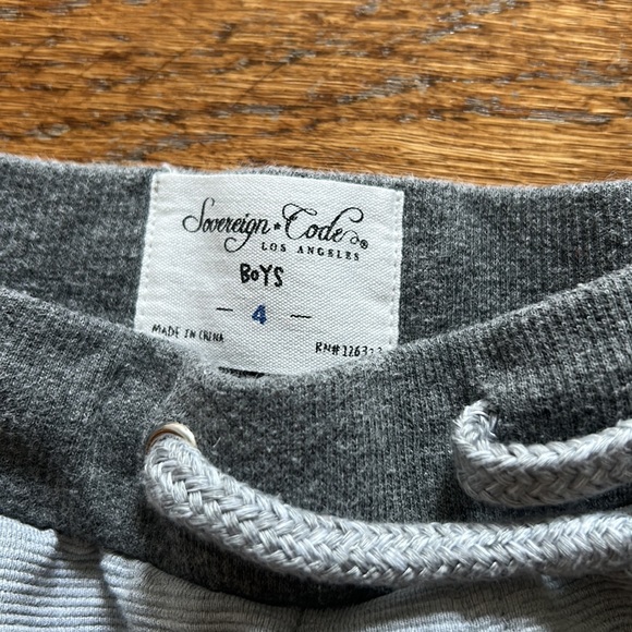 Sovereign code size 4 joggers - Picture 2 of 3